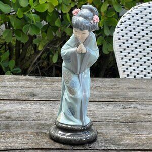 Retired Lladro 4989  Geisha Sayonara Porcelain Figurine Japanese Girl